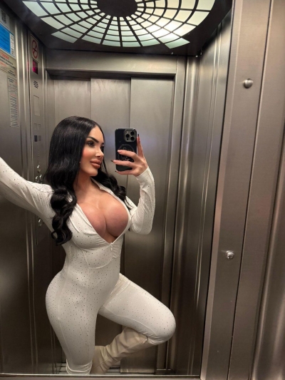 Транссексуалка Афет